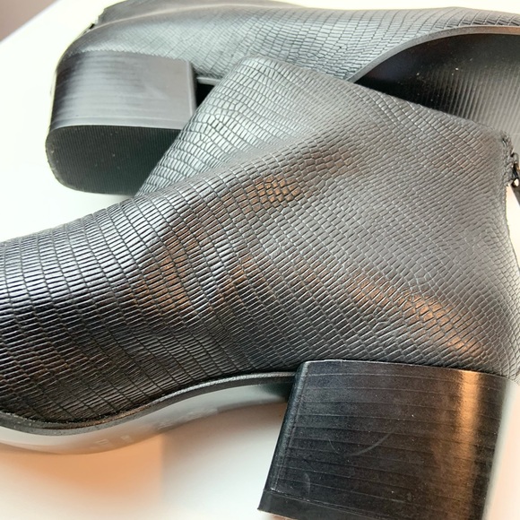 Sesto Meucci Reptilian Leather Zippered Booties - Picture 5 of 6